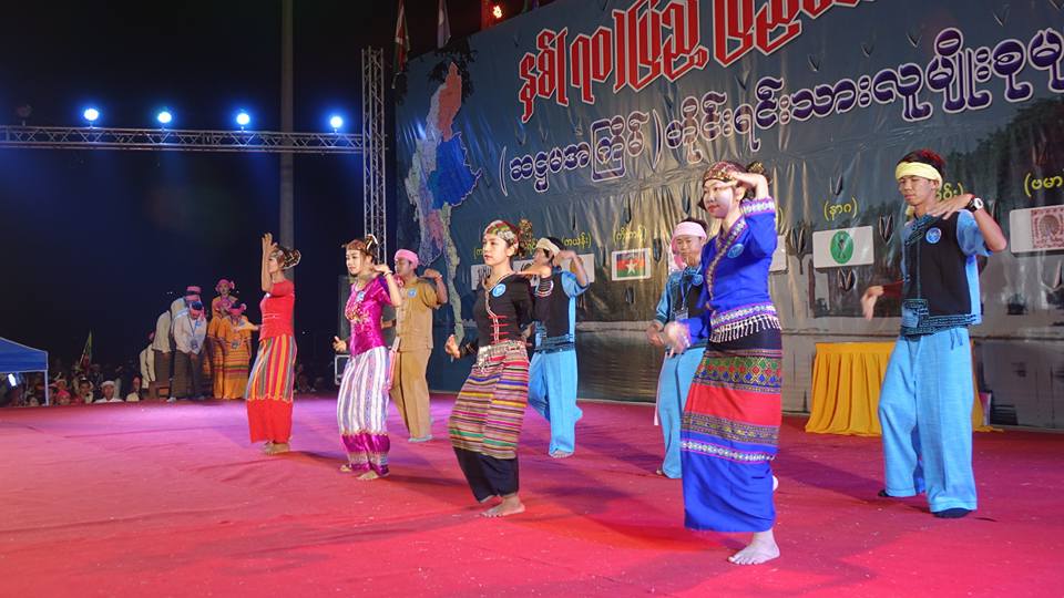 ျပည္ေထာင္စုေန႔ အထိမ္းအမွတ္ တုိင္းရင္းသားေစ်းပြဲေတာ္ (သတင္းဓာတ္ပံု)