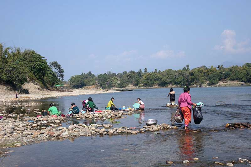 မလိချမစ္ေၾကာင္းတေလွ်ာက္ေနထိုင္ၾကသူမ်ား၏ လူေနမႈဘဝမ်ား- ဓာတ္ပံု