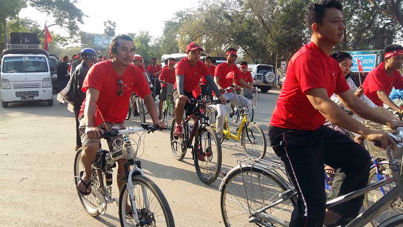 မုံရြာတြင္ အန္အယ္လ္ဒီကုိယ္စားလွယ္ေလာင္းအတြက္ စက္ဘီးနင္းေထာက္ခံပြဲျပဳလုပ္