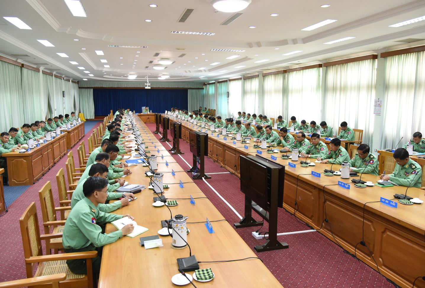 အစိုးရသည္ ပါတီမူဝါဒအတိုင္းလုပ္ေဆာင္ေနၿပီး မေအာင္ျမင္လွ်င္ ျပည္သူလက္ခံမည္မဟုတ္ဟု တပ္ခ်ဳပ္ ေျပာ