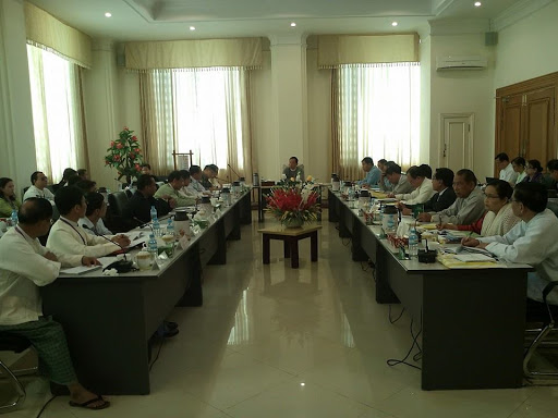 မသန္စြမ္းသူမ်ား အခြင့္အေရးကာကြယ္ေပးေရးဥပေဒ ျပင္ဆင္ရန္ သူရဦးေရႊမန္း ေဆြးေႏြး
