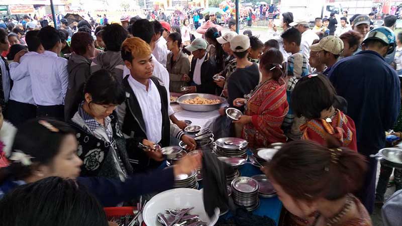 ကေလးတနယ္လုံး ဆြမ္းေလာင္းပြဲ ခရစ္ယာန္ႏွင့္ အစၥလာမ္ဘာသာဝင္မ်ား ပါ၀င္ကုသုိလ္ျပဳ
