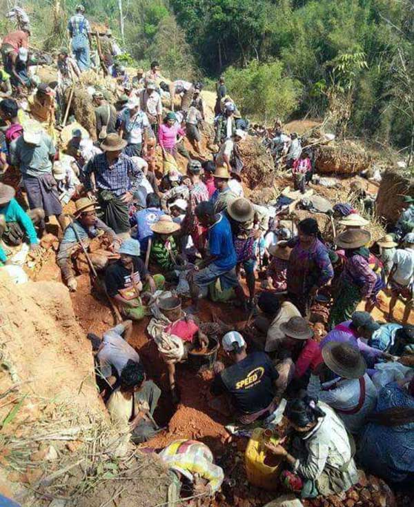 ေရႊက်င္တြင္ ေရႊထြက္သည့္သတင္းေၾကာင့္ လူ ၅၀၀ ေက်ာ္ စုေ၀းေရာက္ရွိလာ