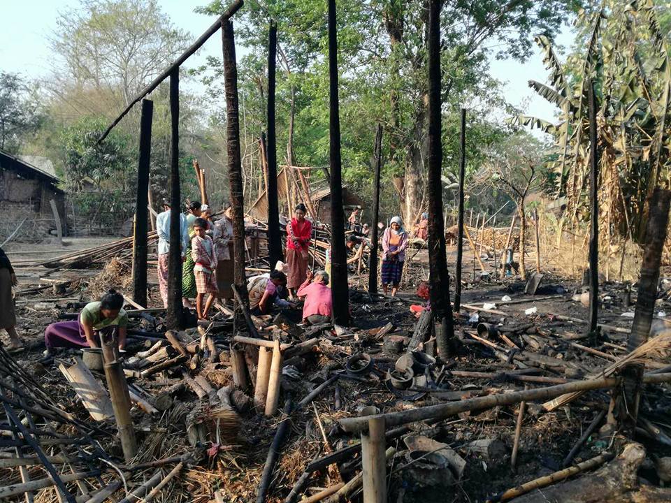 ျမန္ေအာင္ၿမိဳ႕နယ္တြင္ ေနအိမ္ ၃ လံုး မီးေလာင္၊  လူ ၁ ဦး မီးေလာင္ေသဆံုး
