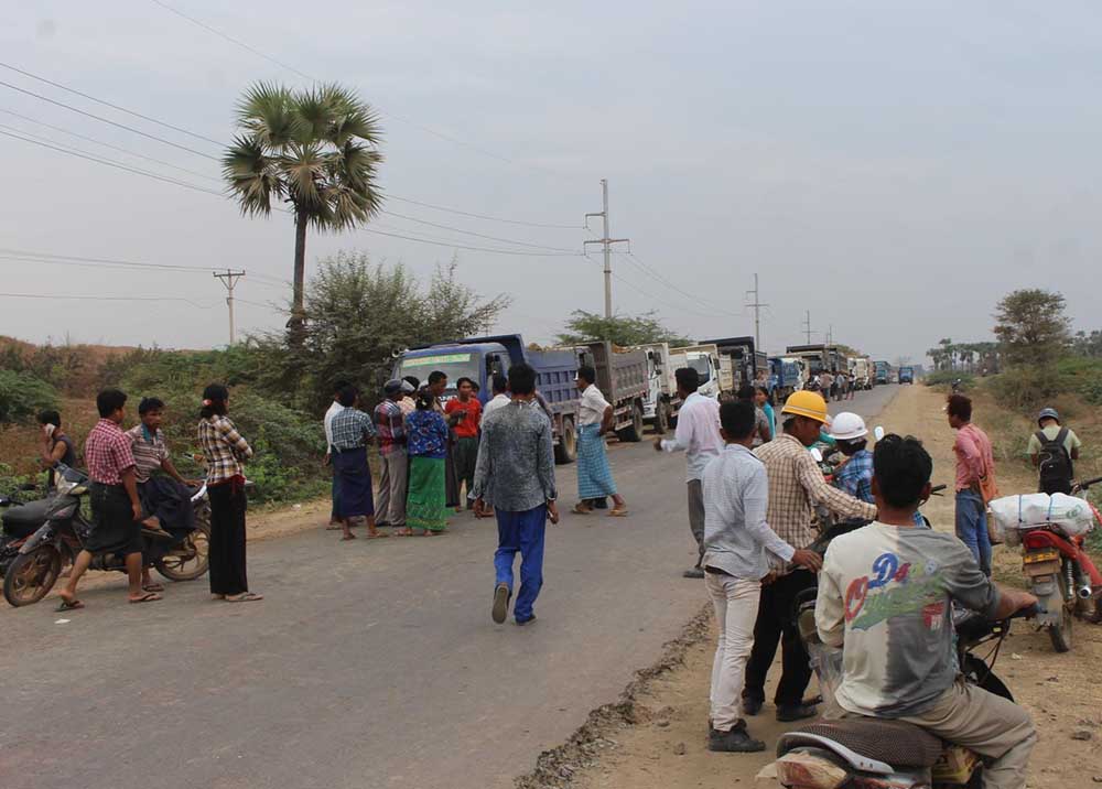 ပုသိမ္-မံုရြာလမ္းေပၚ ခြင့္ျပဳခ်က္မရွိဘဲ ၅ ဦးထက္ပို စုေ၀းပါက အင္အားသံုးဖမ္းဆီးမည္ဟု ထုတ္ျပန္