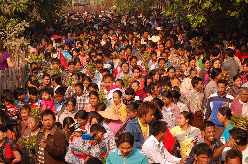 မံုရြာၿမိဳ႕က အႀကီးက်ယ္ဆံုး အလုံဘိုးေတာ္ႀကီးပဲြ