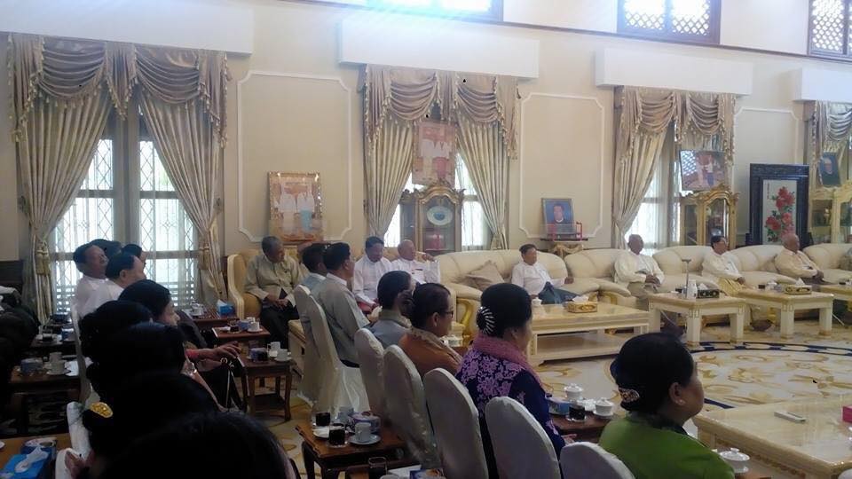 ဗိုလ္ခ်ဳပ္မႉးႀကီးေဟာင္းသန္းေရႊ တပ္မေတာ္အၿငိမ္းစားႀကီးမ်ားကို ေတြ႔ဆံု (ဓာတ္ပံု)