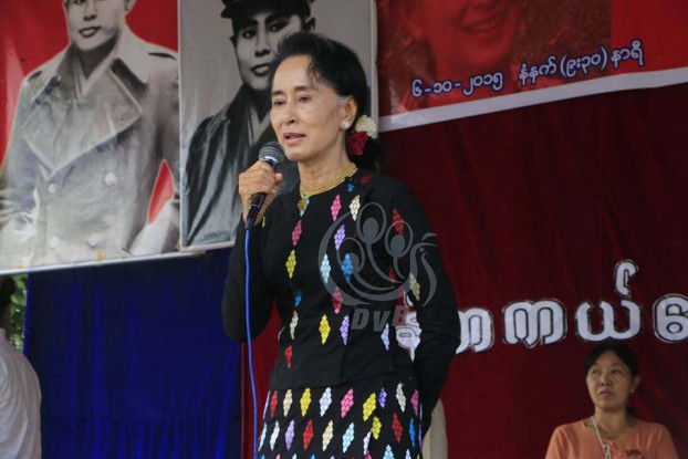 ေဒၚေအာင္ဆန္းစုၾကည္ ကခ်င္စစ္ေဘးေရွာင္ဒုကၡသည္စခန္းကုိသြားမည္