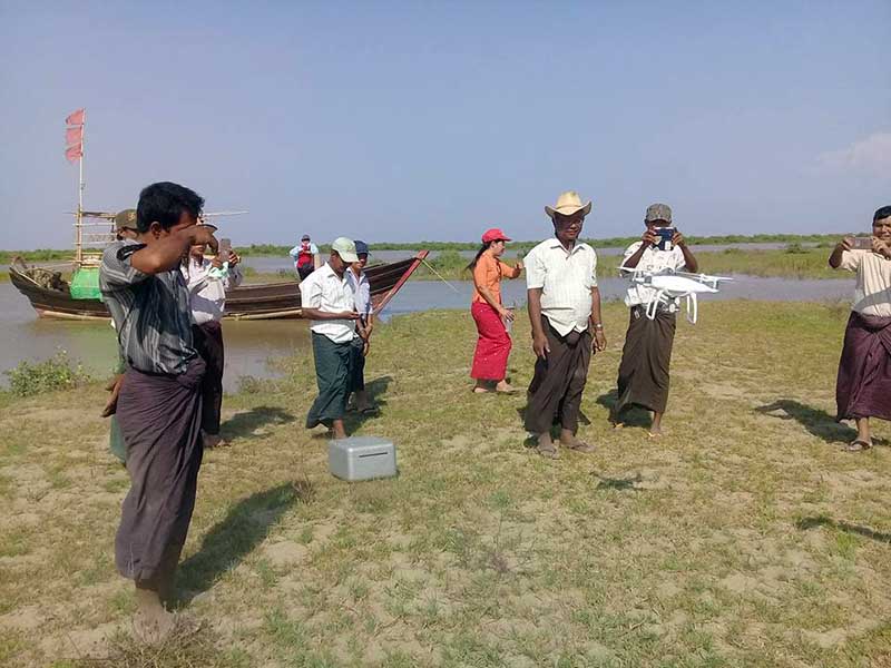 မုတၱမေကြ႔အနီး ေသာင္ထြန္းေျမ႐ိုင္းမ်ားအား ေတာင္သူမ်ားကိုေပးႏိုင္ရန္ ကြင္းဆင္းေလ့လာ