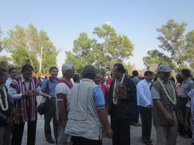 အပစ္ရပ္ေရးေဆြးေနြးမည့္ ေကအန္ယူကို ျပည္သူမ်ား ၾကိုဆုိ