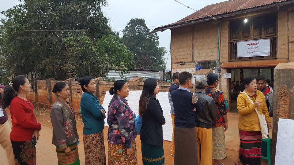 ေက်းသီးၿမိဳ႕နယ္ ျပည္သူမ်ား မဲေပးမႈျမင္ကြင္း