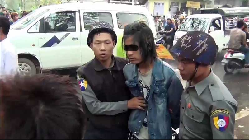 သႀကၤန္အႀကိဳေန႔ ညေနပိုင္း ကေလးၿမိဳ႕ ဗဟိုမ႑ပ္ေရွ႕ ဓားထုိးမႈ ျဖစ္ပြား