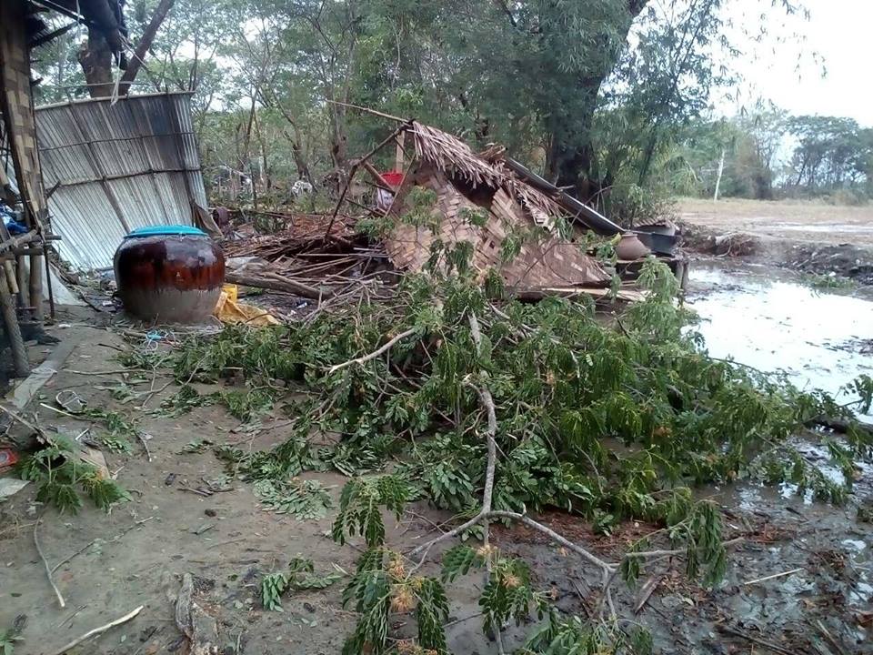 တိုက္ႀကီး၊ ခရမ္းႏွင့္ ဒလ တြင္ ေလျပင္းတိုက္ၿပီး ေနအိမ္ၿပိဳက်ပ်က္စီး