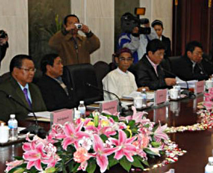 တ႐ုတ္နိုင္ငံတြင္ ​ေကအိုင္အိုနွင့္​ အစိုး​ရ ​ေတြ့​ဆံုပြဲ ျပီး​ဆံုး​
