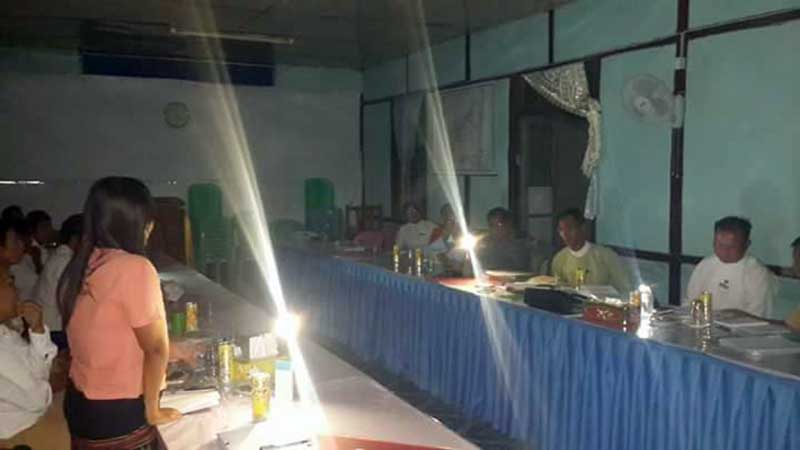 နမ့္စန္ ႏိုင္ငံေရးေဆြးေႏြးပြဲ ပြင့္လင္းျမင္သာမႈမရွိဟု ေဒသခံမ်ားေ၀ဖန္