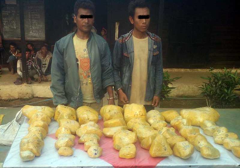 ခႏၲီးၿမိဳ႕နယ္တြင္ တရားမဝင္ ေက်ာက္စိမ္းတုံးမ်ား ဖမ္းမိ