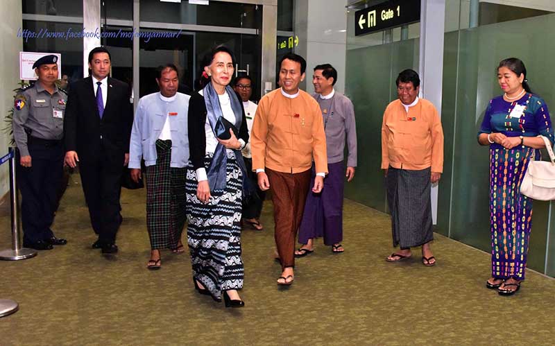 ေဒၚေအာင္ဆန္းစုၾကည္ ရန္ကုန္ ျပန္ေရာက္