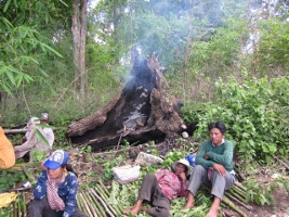 က​ေမၻာဒီး​ယား​ ​ေဒသခံတိုင္း​ရင္း​သား​မ်ား​ရဲ့​ ယဥ္​ေက်း​မႈဓ​ေလ့​ထံုး​စံမ်ား​ ဖ်က္ဆီး​ခံ​ေနရ