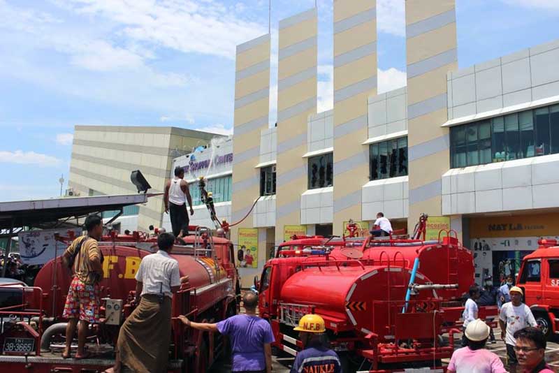 ၿမိတ္ေရွာ့ပင္းစင္တာတြင္ မီးေလာင္မႈျဖစ္ပြား