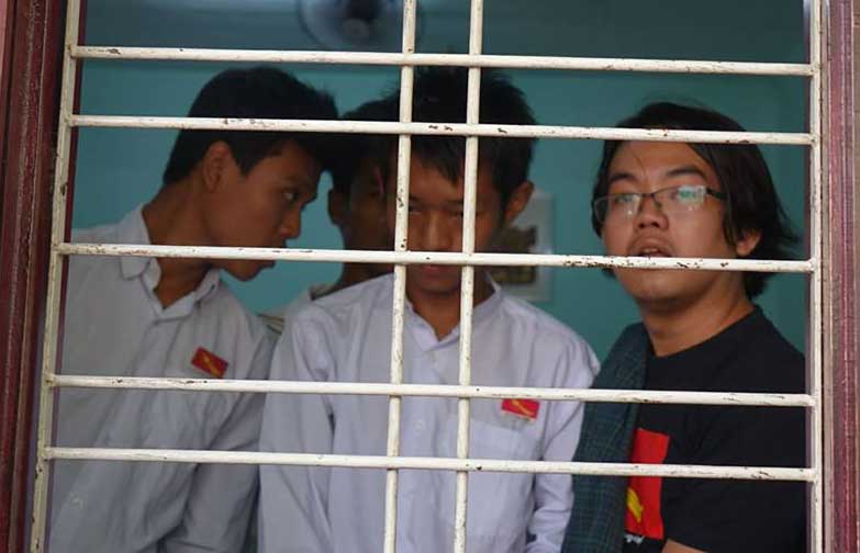 စစ္ကုိင္းပညာေရးေက်ာင္းသားမ်ားကုိ ေထာင္ဒဏ္ ၄ လစီခ်မွတ္