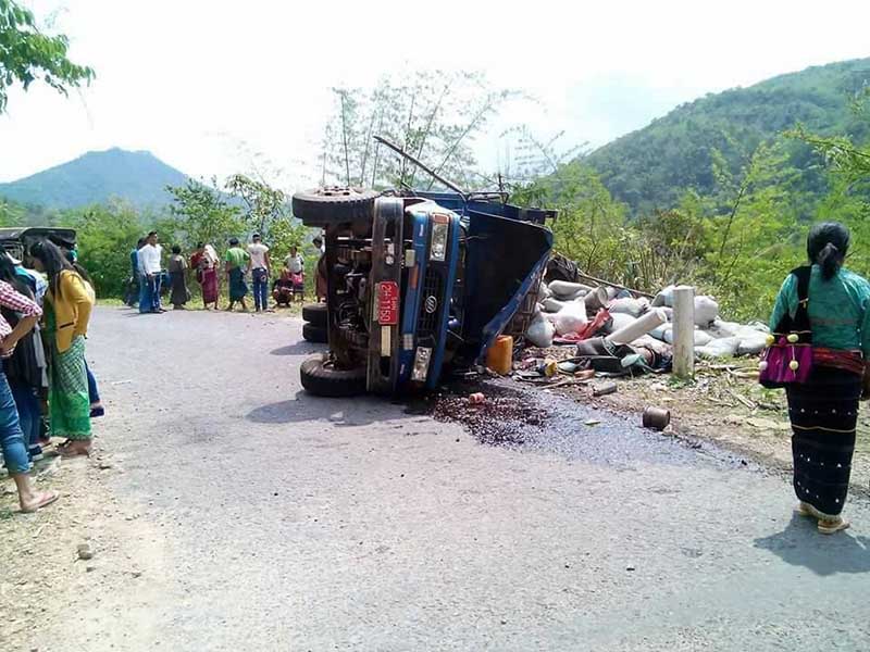 နမၼတူၿမိဳ႕နယ္တြင္ ယာဥ္တိမ္းေမွာက္၊ လူ ၃ ဦးေသဆံုး ၇ ဦး ဒဏ္ရာရ