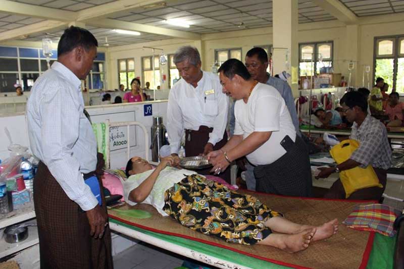 ၿမိတ္ ခရီးသည္ယာဥ္ ၂ စီးတုိက္မႈ ဒဏ္ရာရရွိသူမ်ားကို က႐ုဏာေၾကးမ်ား ေပးအပ္