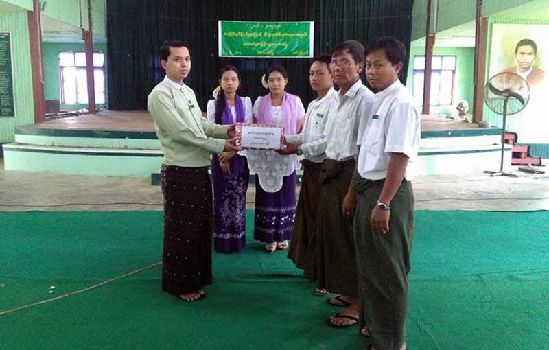 အစိုးရက အဂၤပူၿမိဳ႕နယ္က ေရႀကီးဒဏ္ခံခဲ့ရသည့္ ေတာင္သူမ်ားကို ေထာက္ပံံ့ကူညီ