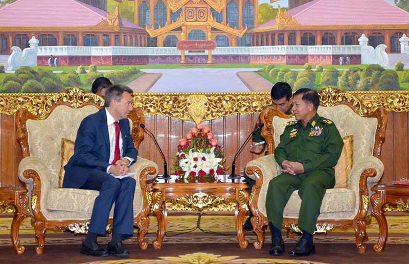 နာမည္ခံဒုကၡသည္မ်ားႏွင့္ မလုိအပ္ဘဲ IDP စခန္းမ်ား ဖြင့္ထားမႈရွိေနဟု ဗုိလ္ခ်ဳပ္မႉးႀကီးေျပာ