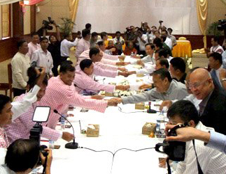 မြန္ျပည္သစ္ပါတီနွင့္​ အစိုး​ရ အပစ္ရပ္ရန္ မူအား​ျဖင့္​ သ​ေဘာတူ