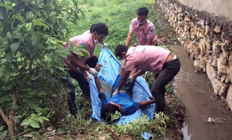 အရက္မူးေသာင္းက်န္းသူ တိုက္ေပၚကခုန္ခ်စဥ္ အုတ္တံတိုင္းျဖင့္ဦးေခါင္း တိုက္မိေသဆံုး