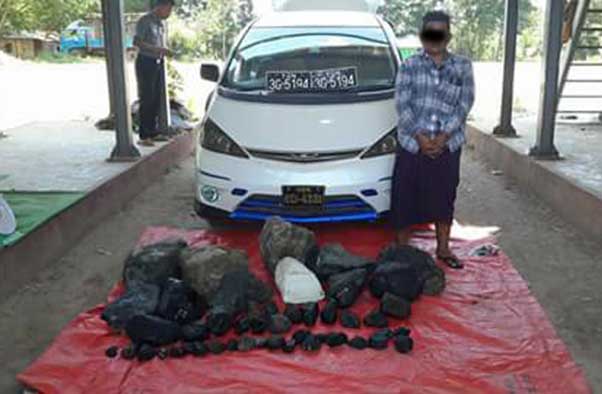 ​ေရပူဂိတ္တြင္ တရားမဝင္​​ေက်ာက္​စိမ္​းအ႐ုိင္​းတုံ​းမ်ား​ ဖမ္​းမိ