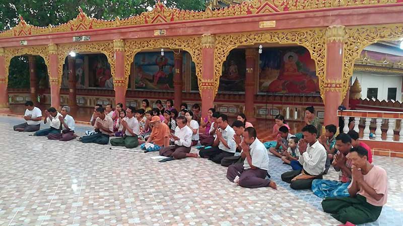 စစ္ေတြႏွင့္ ဂြၿမိဳ႕တြင္ သူရဦးတင္ဦးအတြက္ ဆုေတာင္းပြဲမ်ား ျပဳလုပ္