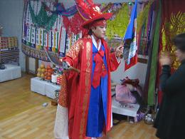 ​ေခတ္မီတိုး​တက္တဲ့​ ​ေတာင္ကိုရီး​ယား​နိုင္ငံမွာ ဝိညာဥ္ကိုး​ကြယ္တဲ့​ ႐ွား​မန္ဝါဒ ပိုမိုအား​ေကာင္း​လာ