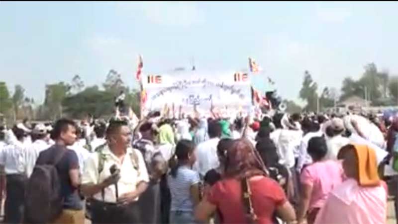 သာသနာေရး၀န္ႀကီး သူရဦးေအာင္ကုိအား ကန္႔ကြက္ဆႏၵျပ (႐ုပ္သံ)