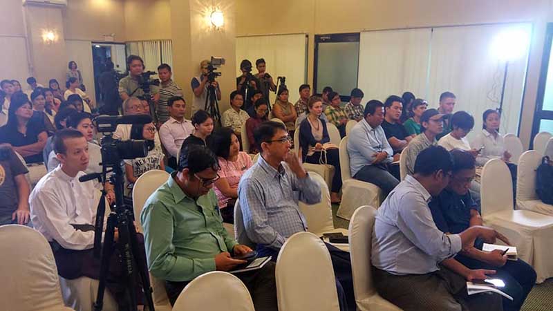 ကမာၻ႔စီးပြားေရးႏွင့္ ရာသီဥတုေျပာင္းလဲမႈ အၾကပ္အတည္းအေၾကာင္း ေဟာေျပာပြဲျပဳလုပ္ (ဓာတ္ပုံ)