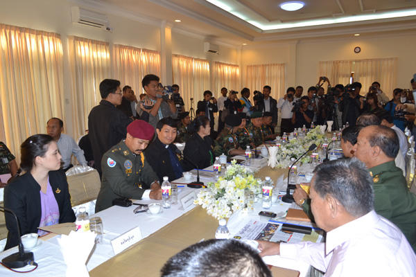 ဗိုလ္ခ်ဳပ္​ေစာ​ေဌး​ေမာင္အဖြဲ့​ ျငိမ္း​ခ်မ္း​ေရး​ ပဏာမသ​ေဘာတူညီခ်က္ရ႐ွိ