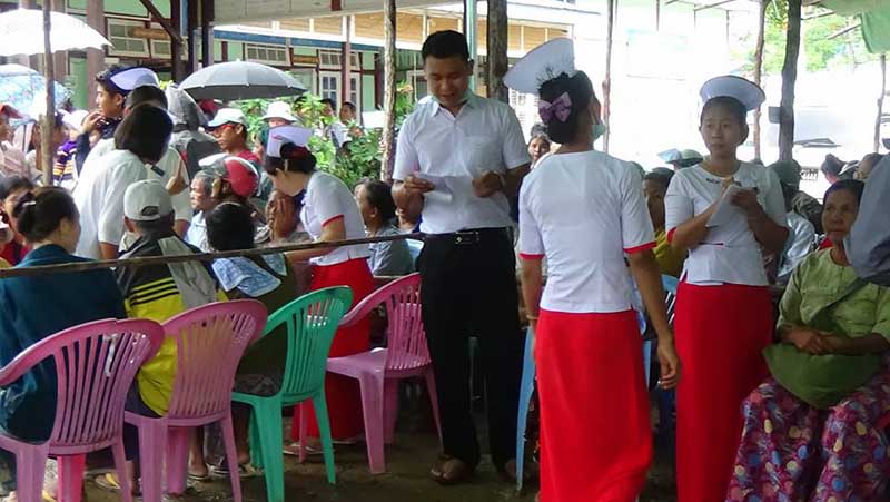 ဂန္႔ေဂါျပည္သူ႔ေဆး႐ံုတြင္ မ်က္စိေဝဒနာရွင္မ်ားအား အခမဲ့ခြဲစိတ္ ကုသေဆာင္ရြက္ေပးေန