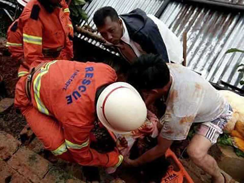 မူဆယ္တြင္ အုတ္နံရံ ေနအိမ္ေပၚၿပိဳက်၍ ၁ ဦးေသဆံုး၊ ၁ ဦး ဒဏ္ရာရ