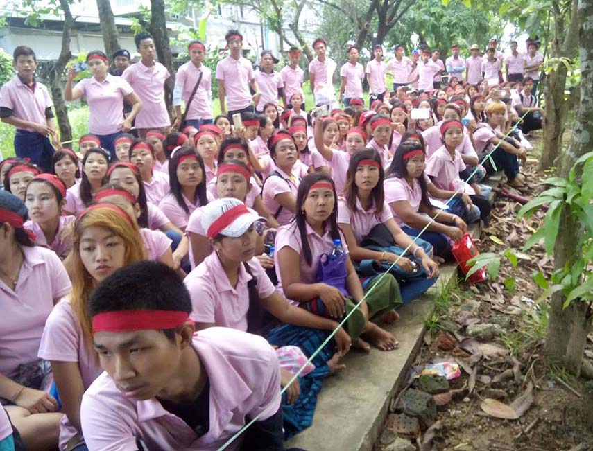 အလုပ္သမားအခြင့္အေရးရရွိရန္ အထည္ခ်ဳပ္အလုပ္သမား ၇၀၀ ေက်ာ္ ဆႏၵျပ