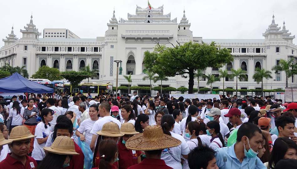 ရန္ကုန္တြင္ အမိႈက္ေကာက္ ကမ္ပိန္းလႈပ္ရွားမႈ စတင္