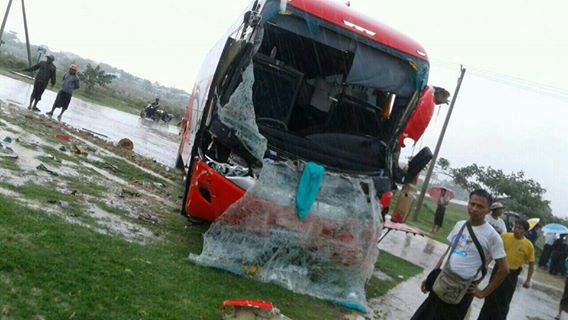 မႏၱလာမင္း Express ကား ယာဥ္တုိက္မႈျဖစ္၊ ၂ ဦးေသဆုံး