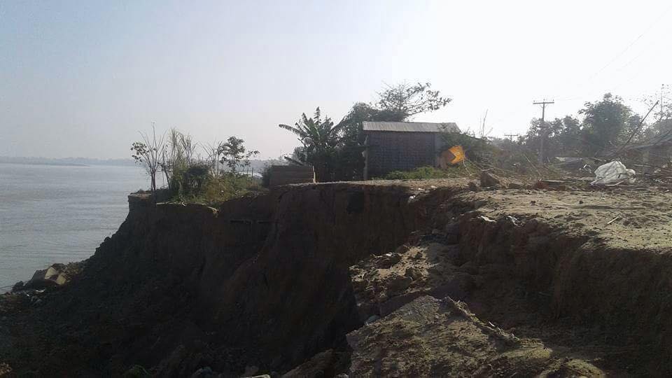 ဧရာ၀တီျမစ္ေရတိုက္စားမႈေၾကာင့္ ကမ္းပါးၿပိဳ၍ေျပာင္းေရႊ႕ရသူမ်ားကို ျခံေျမကြက္မ်ား အခမဲ့ေပး