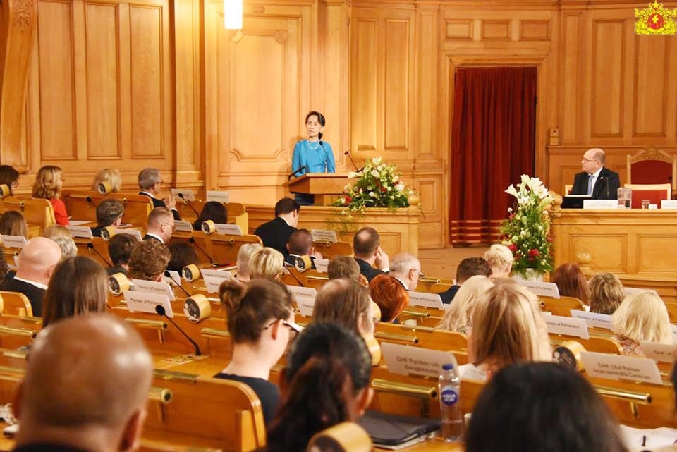 ဒီမုိကေရစီႏွင့္ ၿငိမ္းခ်မ္းေရးႀကိဳးပမ္းမႈ ဆံုးခန္းမတိုင္ေသးဟု ဆြီဒင္ပါလီမန္၌ ေဒၚေအာင္ဆန္းစုၾကည္ ေျပာၾကား
