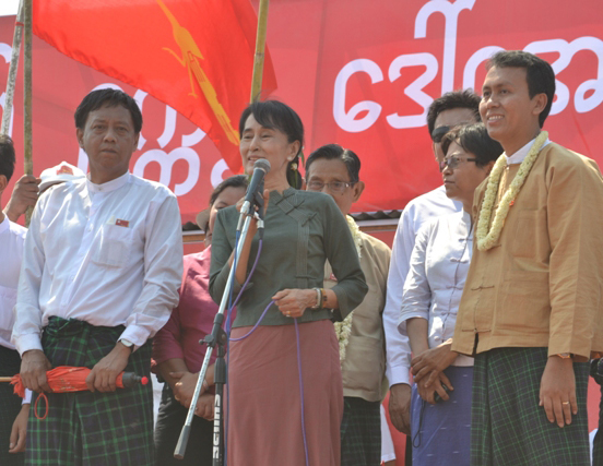 ​ေဒၚ​ေအာင္ဆန္း​စုၾကည္ စည္း​ရံုး​ေရး​ခရီး​စဥ္ (သတင္း​ဓာတ္ပံု)