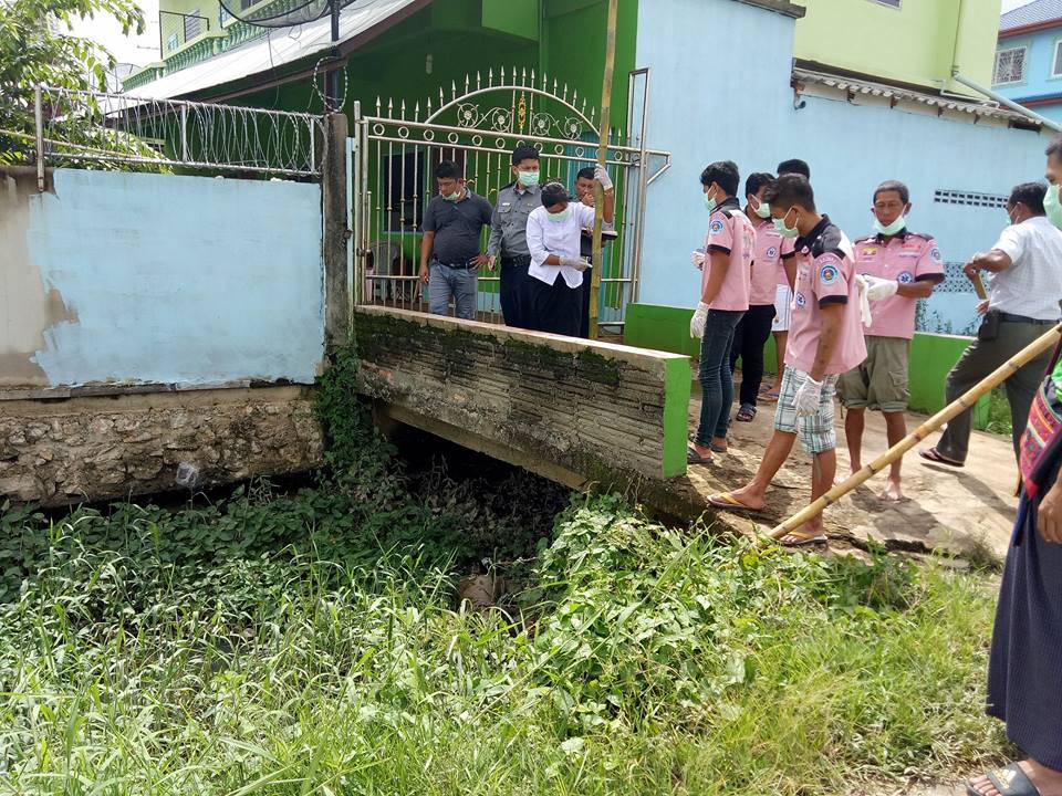 တာခ်ီလိတ္ အုပ္ခ်ဳပ္ေရးမႉး႐ုံးအနီး ေျမာင္းအတြင္း အေလာင္းေတြ႔ရွိ