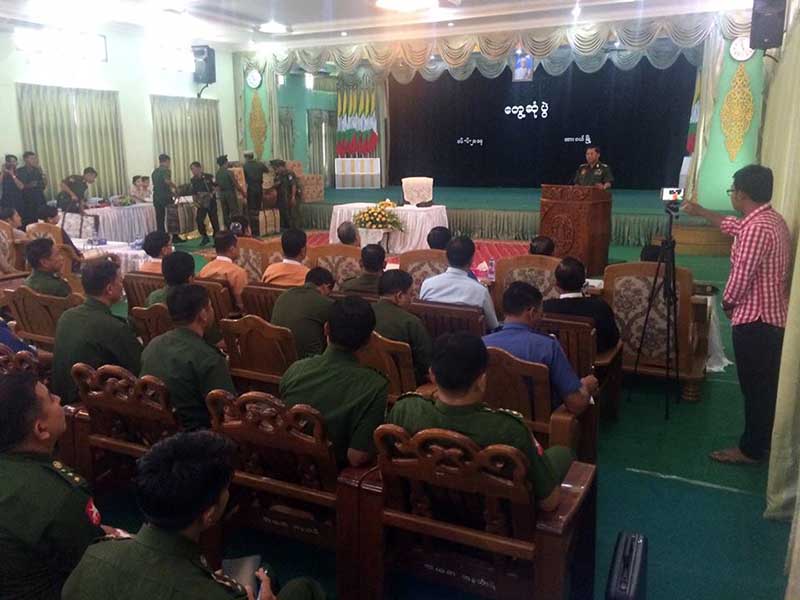 ကာကြယ္ေရးဦးစီးခ်ဳပ္ထား၀ယ္ၿမဳိ႕သို႔ေရာက္ရွိ၊ ေလယာဥ္ပ်က္ရွာေဖြ ကူညီသူမ်ားအား ေက်းဇူးတင္စကားေျပာ (ဓာတ္ပံု)