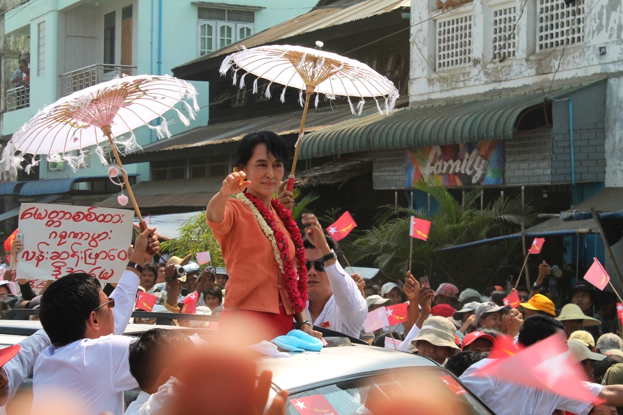 ေဒၚ​ေအာင္ဆန္း​စုၾကည္ ဖ်ာပံုျမို့​ စည္း​ရံုး​ေရး​ခရီး​စဥ္ (သတင္း​ဓာတ္ပံု)