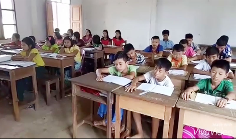 ဗိုလ္ေအာင္ဒင္သီခ်င္းႏွင့္ အဂၤလိပ္စာသင္သည့္ ေက်ာင္းဆရာ (႐ုပ္သံ)