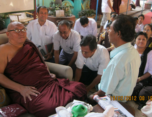 ေ႐ြွႊညဝါ ဆရာ​ေတာ္ စာသင္တိုက္ကို စြန့္​ခြာ
