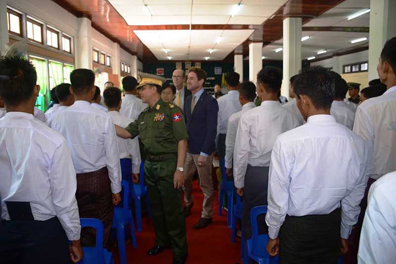 ကေလးႏွင့္ လူငယ္စစ္သား ၆၇ ဦး ျပန္လည္ လြတ္ေျမာက္လာ